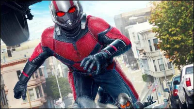 De quelle couleur le disque d'Ant-Man permettant d'agrandir la cible est-il ?