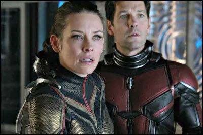 Avec qui Scott se met-il en couple à la fin ?