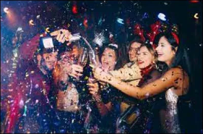 Ton ami t'invite à une fête sauf que (décidemment) tu ne connais personne à part lui.