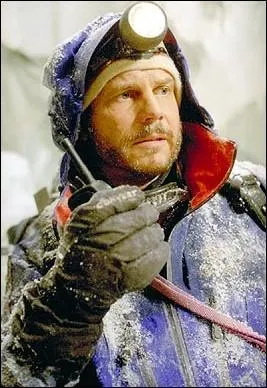 Dans 'Vertical Limit', il incarne le richissime Elliot Vaughn qui organise une expdition sur le :