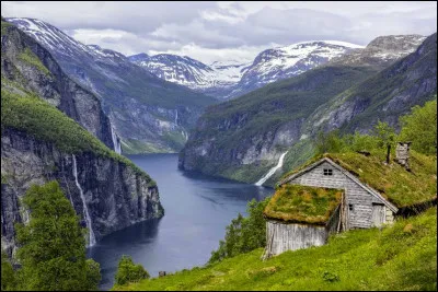 J'aime aussi la musique classique. Qui est ce compositeur qui me fait vibrer quand j'écoute "Peer Gynt" ?