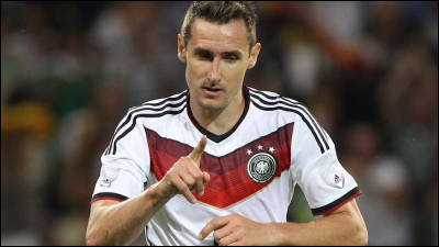 Dans quel club Miroslav Klose débute-t-il sa carrière ?