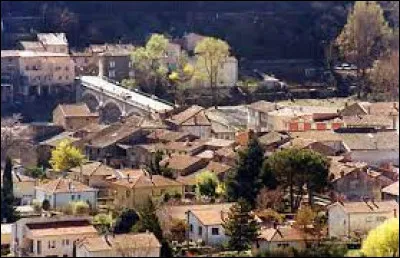 Commune Ardéchoise, Saint-Laurent-du-Pape se situe en région ...