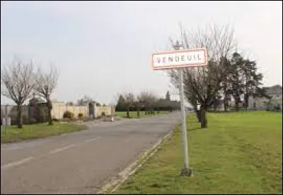 Nous sommes dans les Hauts-de-France, à l'entrée de Vendeuil. Village de l'aire d'attraction Saint-Quentinoise, il se situe dans le département ...