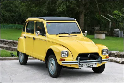 Irremplaçable, la 2CV ? Ce n'était pas l'avis de Citroën au milieu des années 1960. Pressée par le vieillissement de la deuche et la mise sur le marché de la 4L du concurrent Renault, la firme du quai de Javel a lancé en 1967 cette drôle de voiture nommée d'après la mythologie latine. Comment s'appelle-t-elle ?