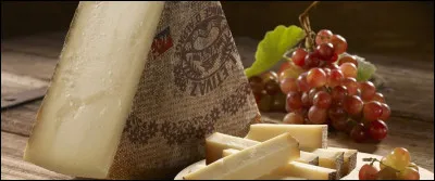 C'est un fromage suisse artisanal, fabriqué uniquement à l'alpage de mai à octobre.