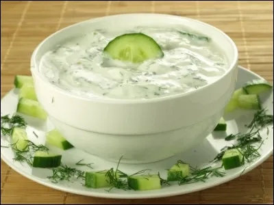 En Inde cette sauce à base de yaourt permet d'adoucir le goût des mets très épicés.