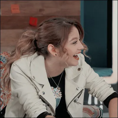 Comment ses parents biologiques sont-ils morts ?