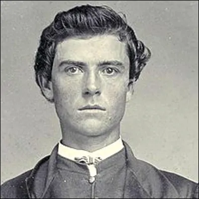 Quel personnage légendaire du Far West avait pour vrai nom William Frederick Cody ?