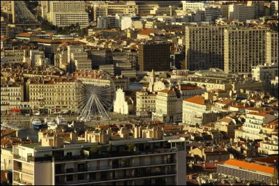 Ville : Laquelle de ces autoroutes ne traverse pas Marseille ?