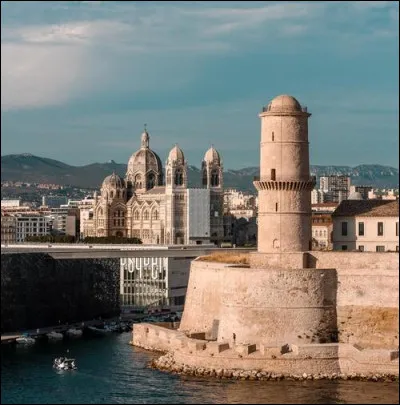 Ville : Combien d'arrondissements compte la ville de Marseille ?