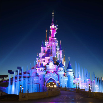 Tout d'abord, es-tu allé à Disneyland ?