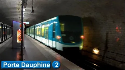 Dans quelle station une rame MF 01 de la ligne 2 a-t-elle déraillé ?