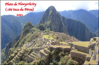 Quel est ce site archéologique en M, ancienne cité inca du Pérou perchée sur un promontoire, elle fut abandonnée lors de l'effondrement de l'Empire Inca ?