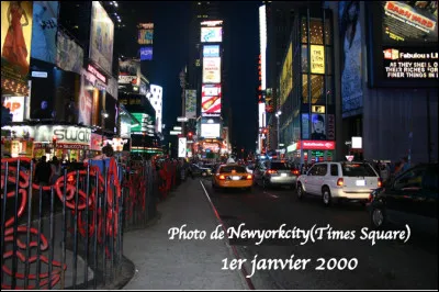 Quelle est cette ville en N, la plus grande des États-Unis, carrefour mondial du commerce, de la finance, de l'art, de la monde, des médias, de la recherche, du divertissement et du tourisme ?