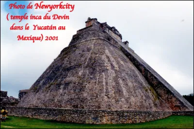 Quelle est cette antique cité inca en U, situé dans le Yucatán au Mexique, célèbre pour son temple dénommé pyramide du Devin ?