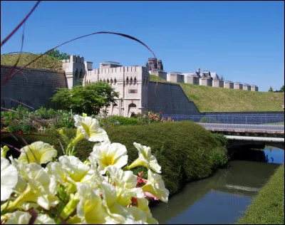 Laquelle de ces villes était nommée Tullum, dans les temps antiques ?