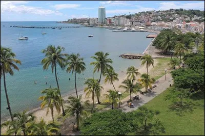 D'où la Compagnie Créole nous envoyait-elle ses "Bons baisers..." ?