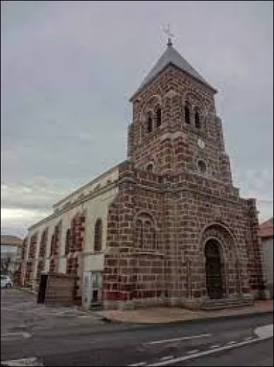 Village d'Auvergne-Rhône-Alpes, dans le parc naturel régional Livradois-Forez, Saint-Georges-d'Aurac se situe dans le département ...