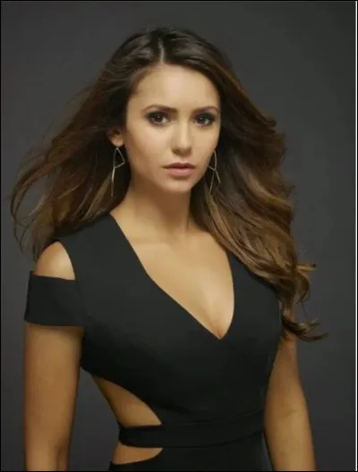 Qui est le premier amour d'Elena ?