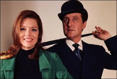 De la robe bulle au costume Mao, du style cosmonaute à la chasuble, Pierre Cardin a créé la modernité et s'impose en visionnaire. Dans la série télévisée britannique "Chapeau melon et bottes de cuir" de 1967, qui est ce personnage qu'il eut le plaisir d'habiller ?