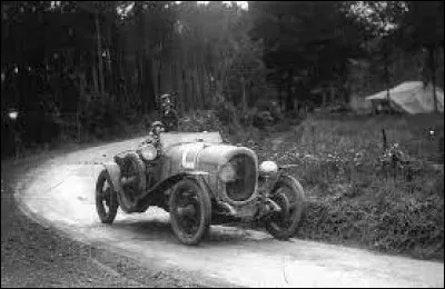 Les 26 et 27 mai se déroule au Mans la première édition de la course des 24 heures : quelle est la voiture victorieuse ?