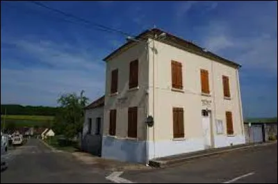Village Axonais, Montfaucon se situe dans l'ex région ...