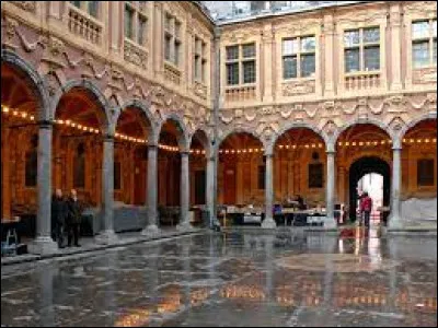 Lieu d'exception : Quels cours de danse sont donnés chaque été à l'intérieur de la vieille bourse de Lille ?