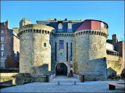 Monument : Lequel de ces monuments n'est pas visible à Lille ?