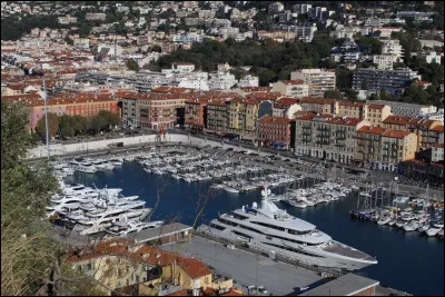 Ville : Quel est le nom du port de Nice ?