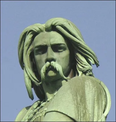 En 52 av. J.C., lors de quelle bataille le chef gaulois Vercingétorix a-t-il vaincu les armées de Jules César ?