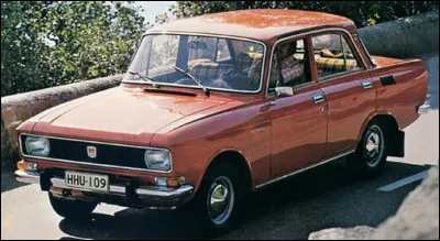 Quelle est cette auto venue de l'Est avec son moteur arrière ?