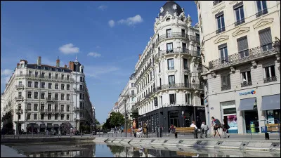 Ville : Combien d'arrondissements compte la ville de Lyon ?