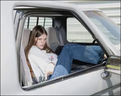 Grâce à qui, et avec qui enregistre-t-elle une chanson de cet EP, lance-t-elle « Inbred », en 2021 ?