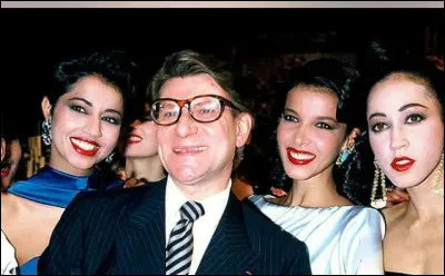 D'un naturel timide, Yves Saint-Laurent s'est imposé par son talent de créateur et par des évènements comme le défilé de 300 mannequins sur la pelouse du Stade de France en 1998 à l'occasion de la Coupe du monde de football. 
Son nom a été magnifié en 1983, mais de quelle façon ?