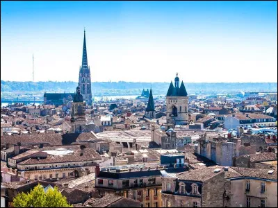 Insolite : Laquelle de ces anecdotes sur la ville de Bordeaux est fausse ?