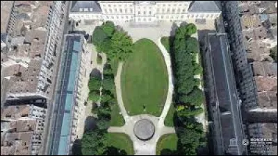 Art : Quel groupe de musique est issue de la sc&egrave;ne bordelaise ?