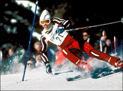 Quel skieur remporte, pour la troisième fois consécutive, le classement général de la coupe du monde de ski alpin ?