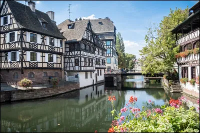 Histoire : Lors de quelle période Strasbourg a-t-elle été annexée par les Allemands ?