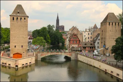 Ville : Quel est le surnom du cur historique de la ville de Strasbourg ?