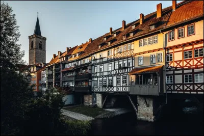 Place à la géographie ! 
Quelle est la capitale du Land de Thuringe en Allemagne ?