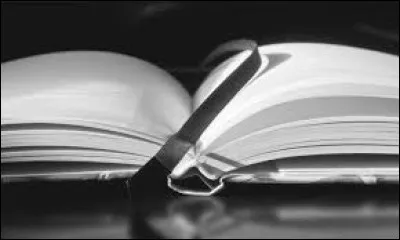 Qui est l'auteur du recueil de poèmes "Les Fleurs du mal" publié en 1857 ?