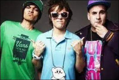 Quel groupe de jeunes français a sorti le tube "Chuis Bo" en 2012 ?