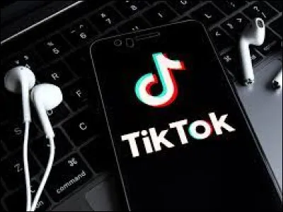 Et comment s'appelle le TikToker qui a lancé cette expression, ainsi que ''Apanyae'' et ''quikiriki'' ?