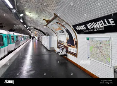 Trouvez l'intrus (stations de métro) :