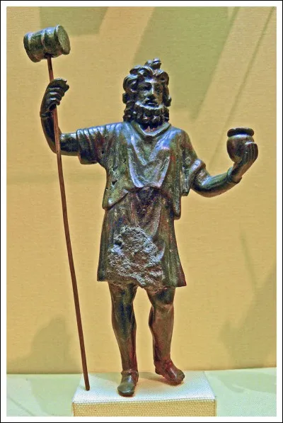 Quelle est cette divinité en U de la mythologie gauloise, dieu du monde métallurgique ?