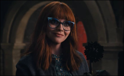 Quel est le titre du livre que Marilyn Thornill offre à Mercredi ?