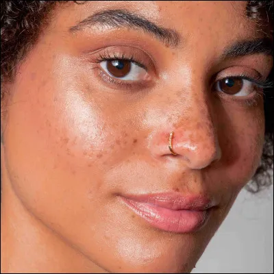 As-tu les sourcils épais, le nez volumineux, ou encore des petites lèvres mignonnes ?