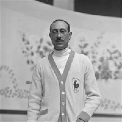 Encore une question de sports... Oui, je radote. C'est pour maintenir la forme ! Il y a nécessité de se garder à droite, à gauche, devant et derrière, il faut gainer sa carapace !
Quand eurent lieu les précédents J.O d'été à Paris ?