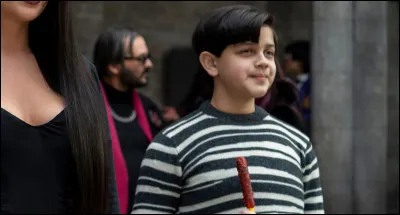 Comment sappelle le frère de Mercredi ?